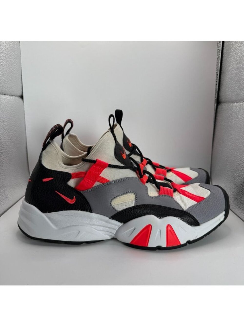 Nike Air Edge 270 Red/Black/White Sneakers Size 10.5 Men